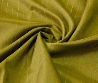 Cina 210T Polyester Pongee Fabric 75D * 150D Warna Disesuaikan Menyusut - Tahan pemasok