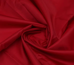 Cina 100% Nylon Taffeta Fabric Disesuaikan Warna 88 Gsm Ringan Mudah Dicuci pemasok